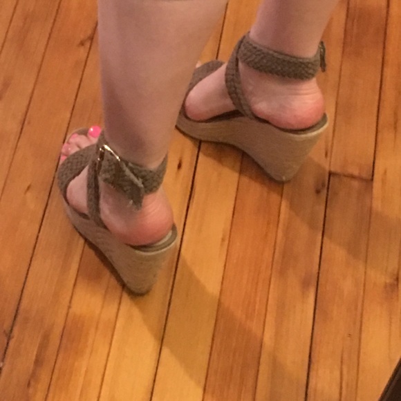 Steve Madden size 10 green espadrilles - Picture 3 of 8